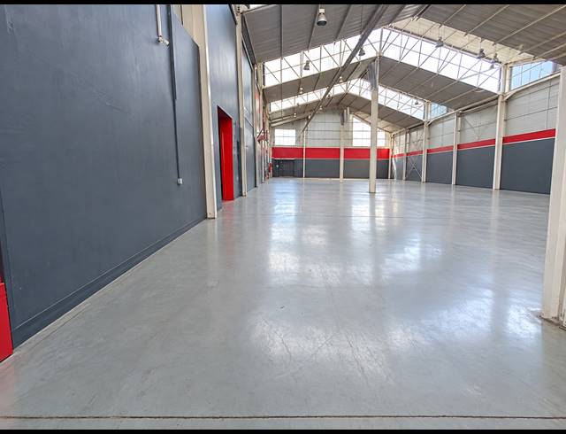 1,690M² WAREHOUSE FOR SALE IN ORMONDE